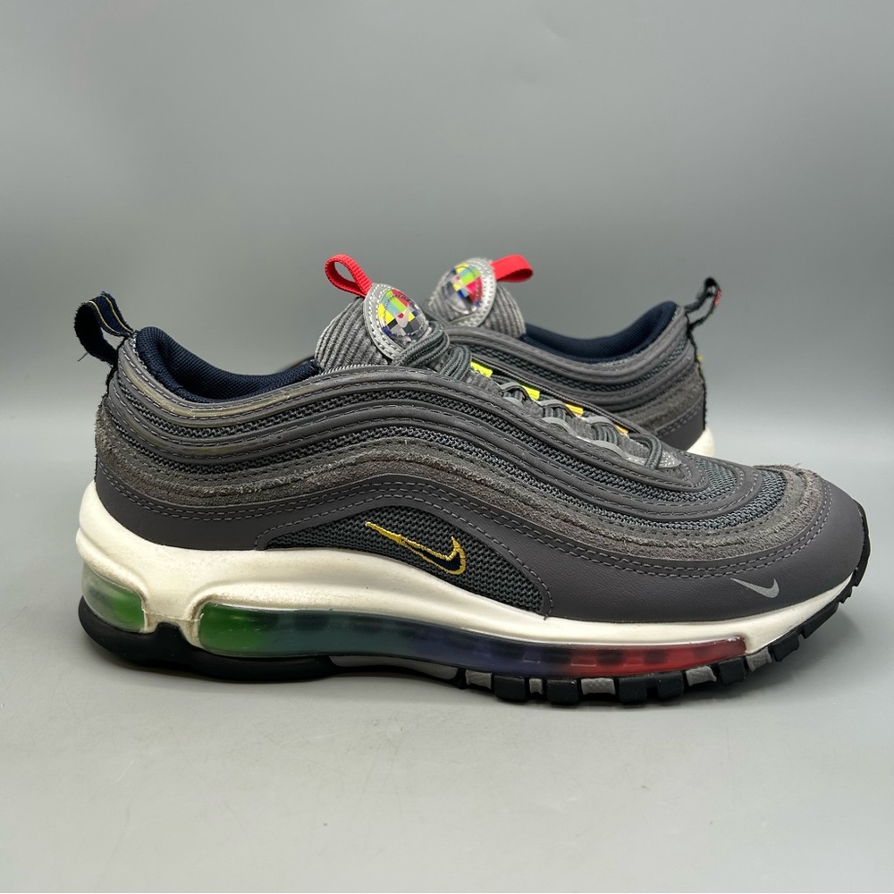 Men's Gray and Black Sneakers